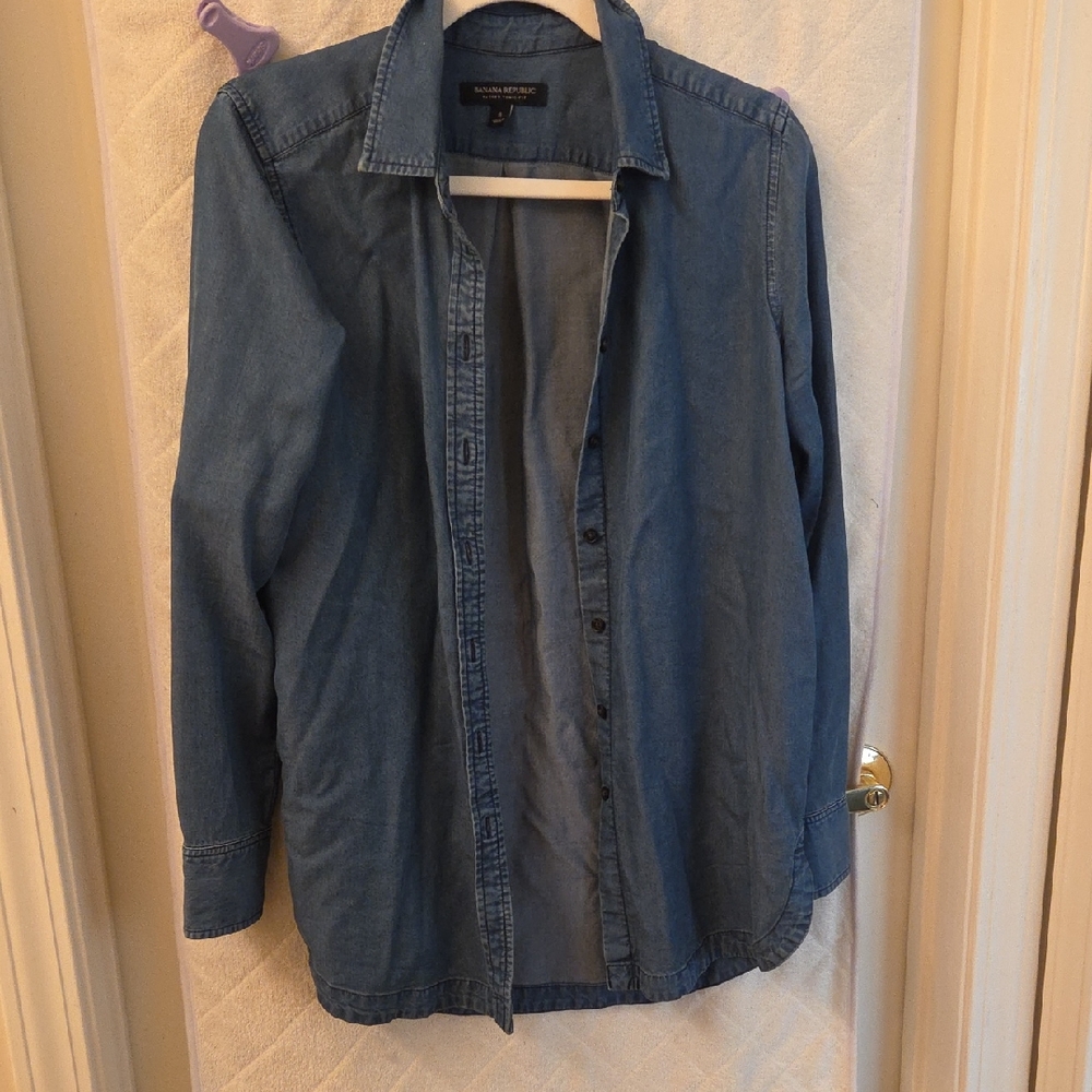 Banana Republic Casual Blue Button Down Shirt